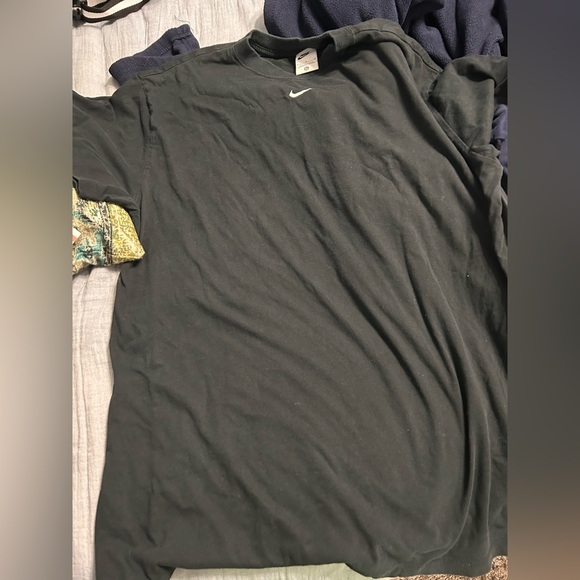 Nike Women's Black oversized T-Shirt - Picture 2 of 4